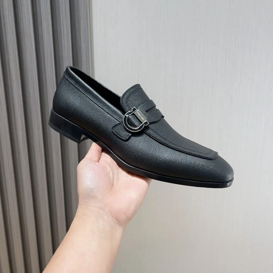 Factory P620💰🔥《Ferragamo》👏Latest•High-end top brand luxury~purchasing agent, top~quality. New fashionable business men's shoes🔜The uppers are made of original open-edge beaded cowhide➕cowhide·lining, with fine workmanship. The original stylish and soft combination wear-resistant and non-slip outsole is light and comfortable on the feet. The real thing looks better in real photos. Size: 38--44